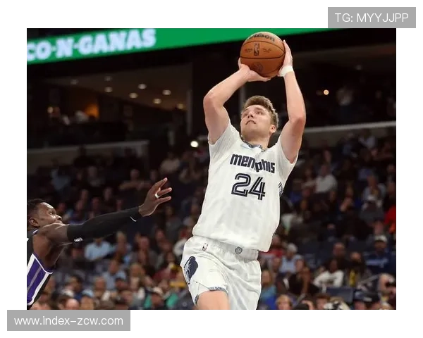 马刺主场力克灰熊 福克斯29分巴恩斯31分联手建功