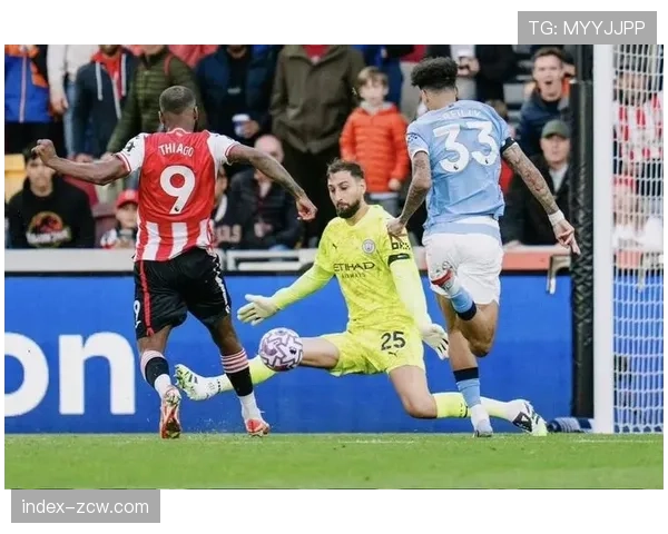 曼城防守端过度依赖控球，失去球权后回防速度不足